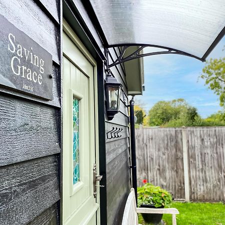 Saving Grace With Private Hot Tub Villa Bawdeswell Exterior photo