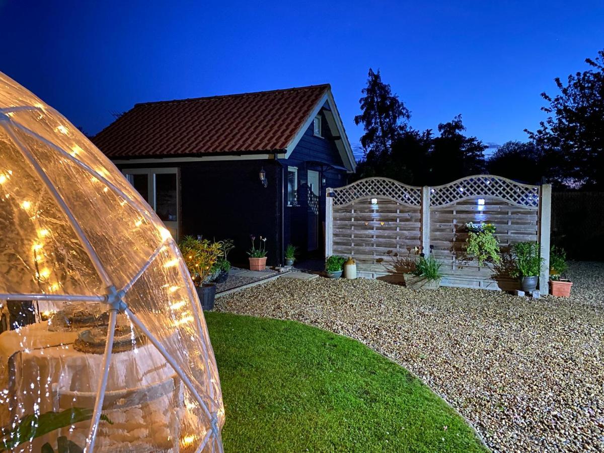 Saving Grace With Private Hot Tub Villa Bawdeswell Exterior photo